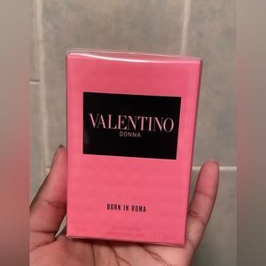 Valentino Donna Born In Roma
